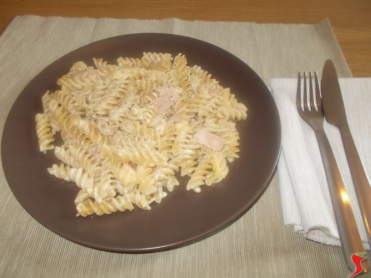 Pasta con prosciutto cotto