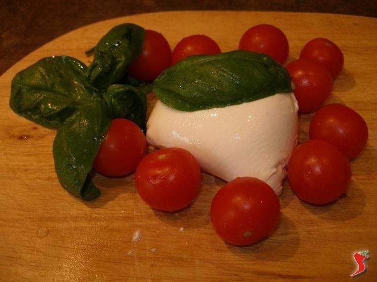 mozzarella, pomodorini e basilico 