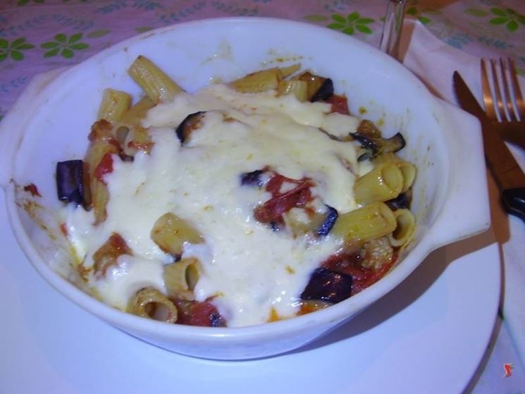 pasta con le melanzane e la mozzarella