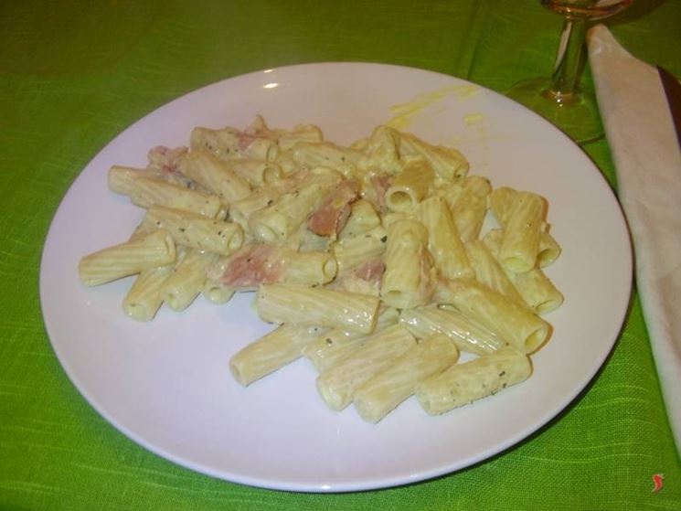 PASTA PANNA E SPECK