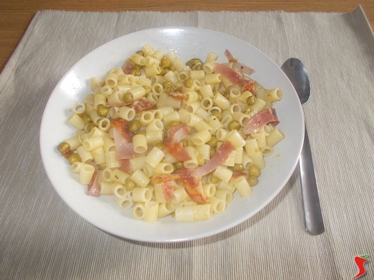 Pasta prosciutto e piselli