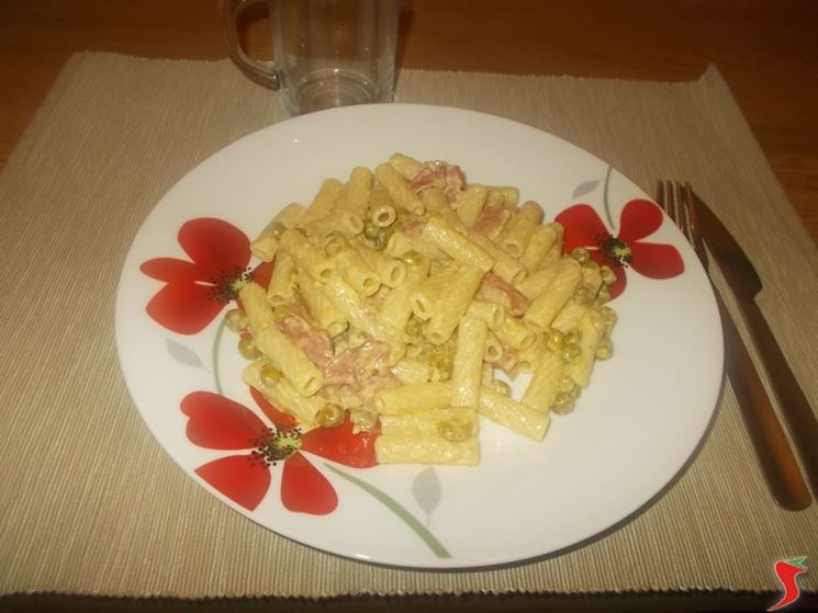 Pasta piselli e prosciutto