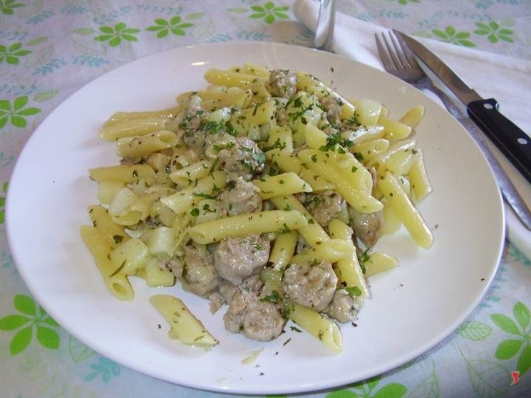 PASTA salsiccia e patate