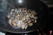 Far aprire le vongole