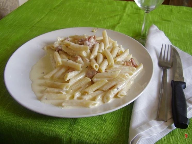 penne panna e prosciutto