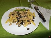 Le penne tonno e olive