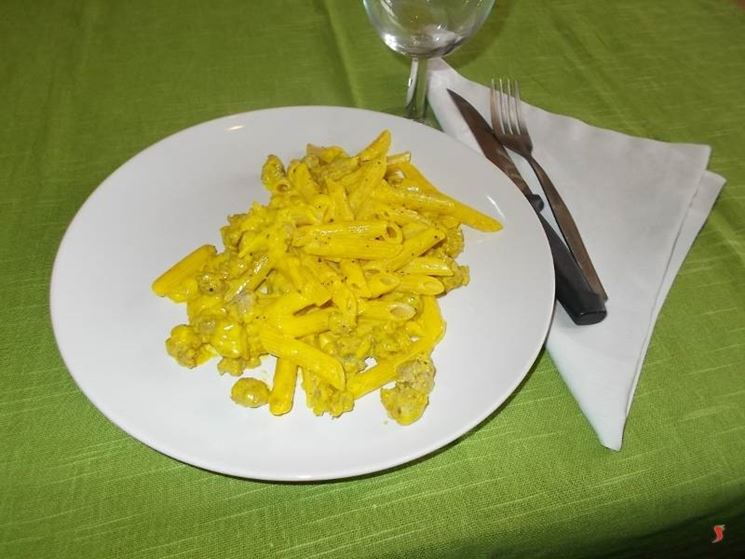 Pennette con salsiccia e zafferano