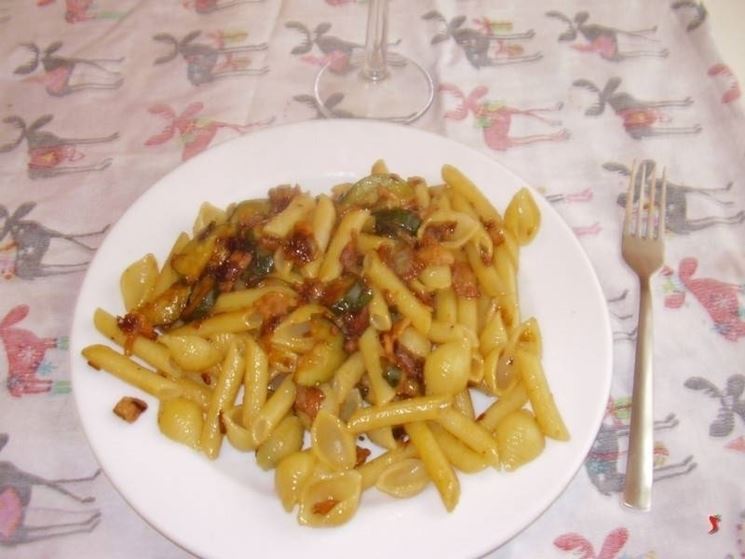 penne zucchine pancetta