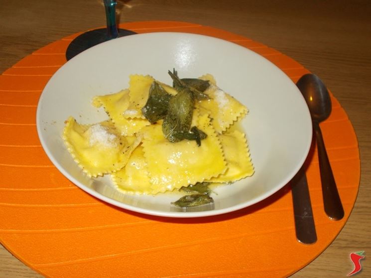 I ravioli burro e salvia