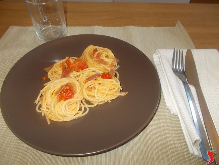 Spaghetti con lo speck