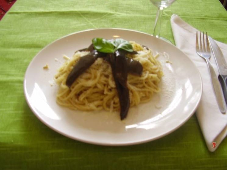 spaghetti alle melanzane