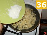 Condite le tagliatelle