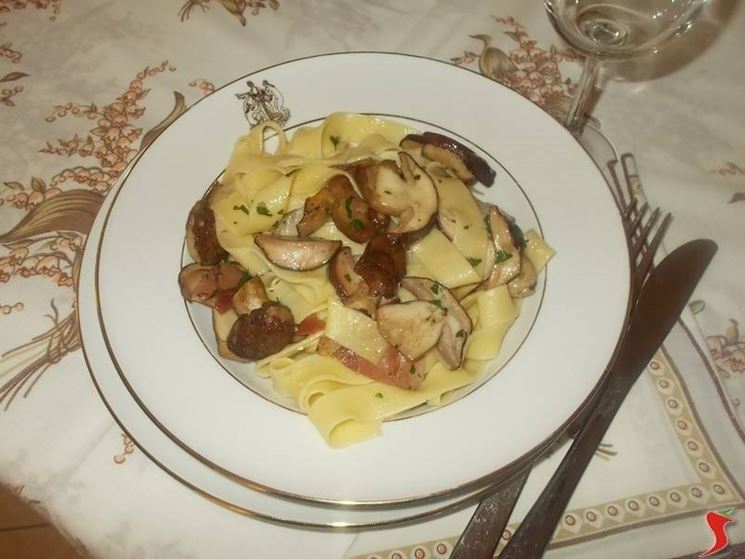 Le tagliatelle ai funghi porcini