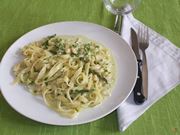 Le tagliatelle con asparagi e gamberetti