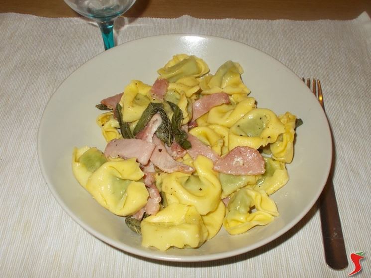 Tortellini burro e salvia