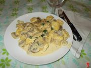 I tortellini con la panna e i funghi