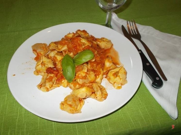 Tortellini al sugo