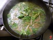 pasta con i broccoli in cottura