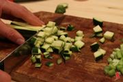 taglio zucchine a cubetti