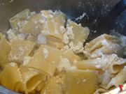 scolo la pasta e aggiungo la ricotta