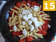 aggiungere mozzarella alla pasta