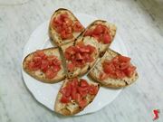 bruschette con il pomodoro