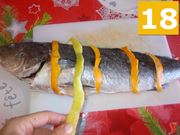 Continuate a preparare il pesce