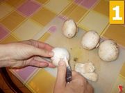 Lavorate i funghi champignon