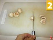 Lavorate i funghi champignon