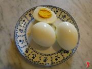 dividere le uova in due metà uguali