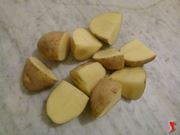 tagliare le patate in pi parti