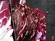 taglio il radicchio a strisce sottili