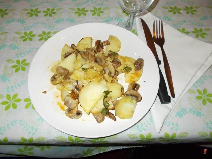 Le patate con i funghi