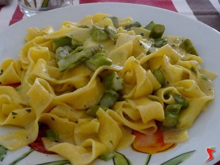 pappardelle con asparagi